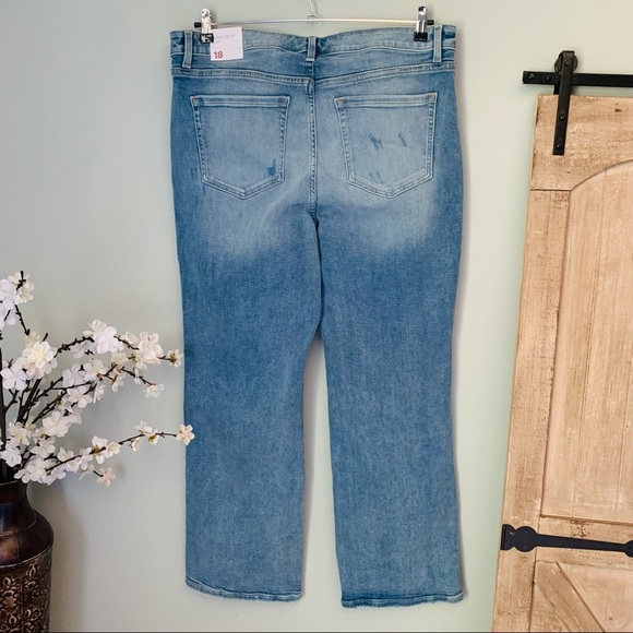 LaneBryant Mid Rise Destructed Bootcut Jean NWT 18 - Picture 4 of 8